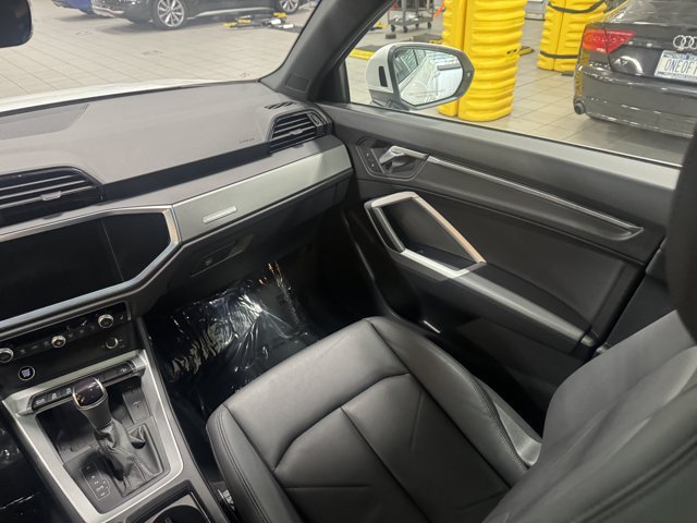 Certified 2024 Audi Q3 2.0T Premium w/ Convenience Package AWD/4WD image 16