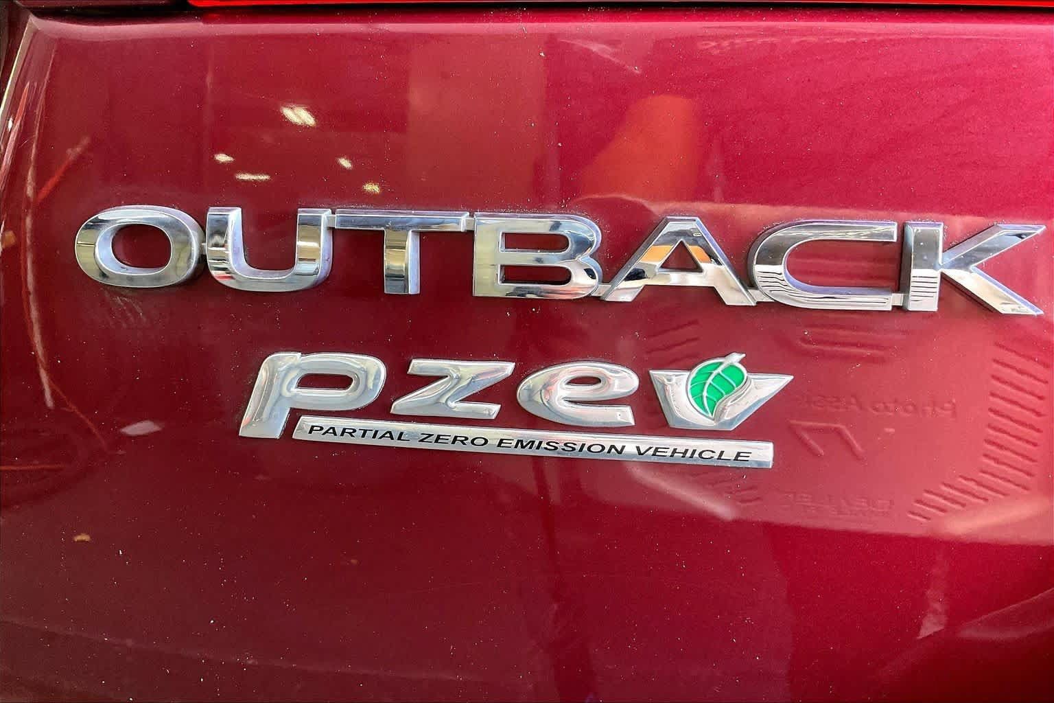 Used 2016 Subaru Outback 2.5i Limited AWD/4WD image 10