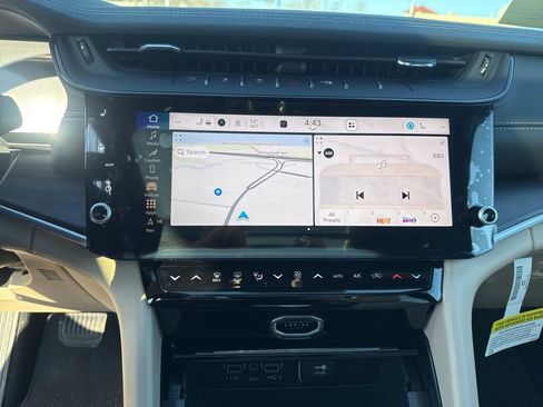 New 2026 Jeep Grand Cherokee Limited image 12