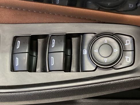 Used 2019 Chevrolet Traverse High Country AWD/4WD image 16