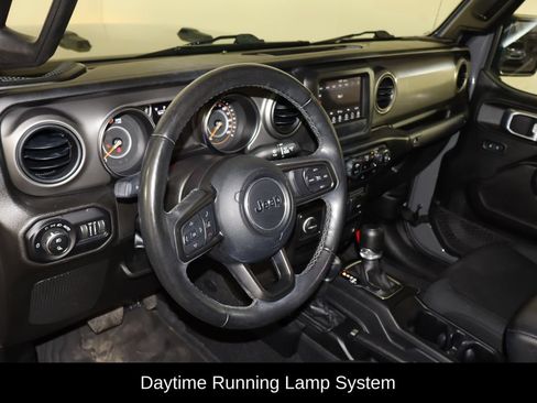 Used 2022 Jeep Gladiator Mojave AWD/4WD image 22