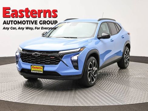 Used 2024 Chevrolet Trax RS w/ Driver Confidence Package FWD image 1