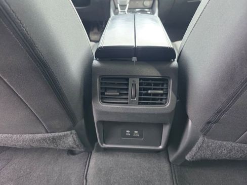 Used 2023 Nissan Rogue SV image 16