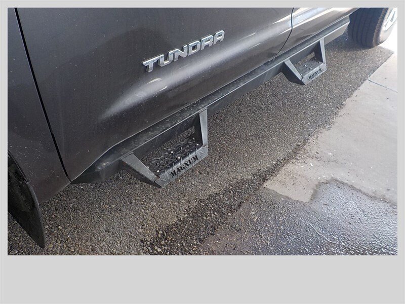 Used 2017 Toyota Tundra SR5 AWD/4WD image 32