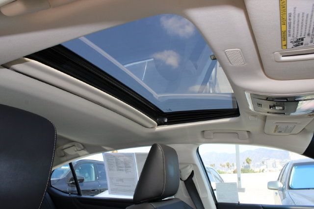 Certified 2024 Lexus ES 350 w/ Premium Package FWD image 6