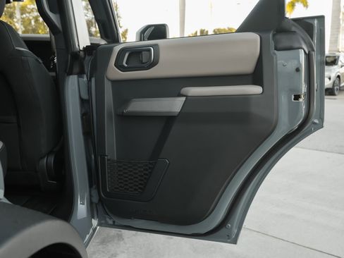 Used 2023 Ford Bronco Wildtrak image 35