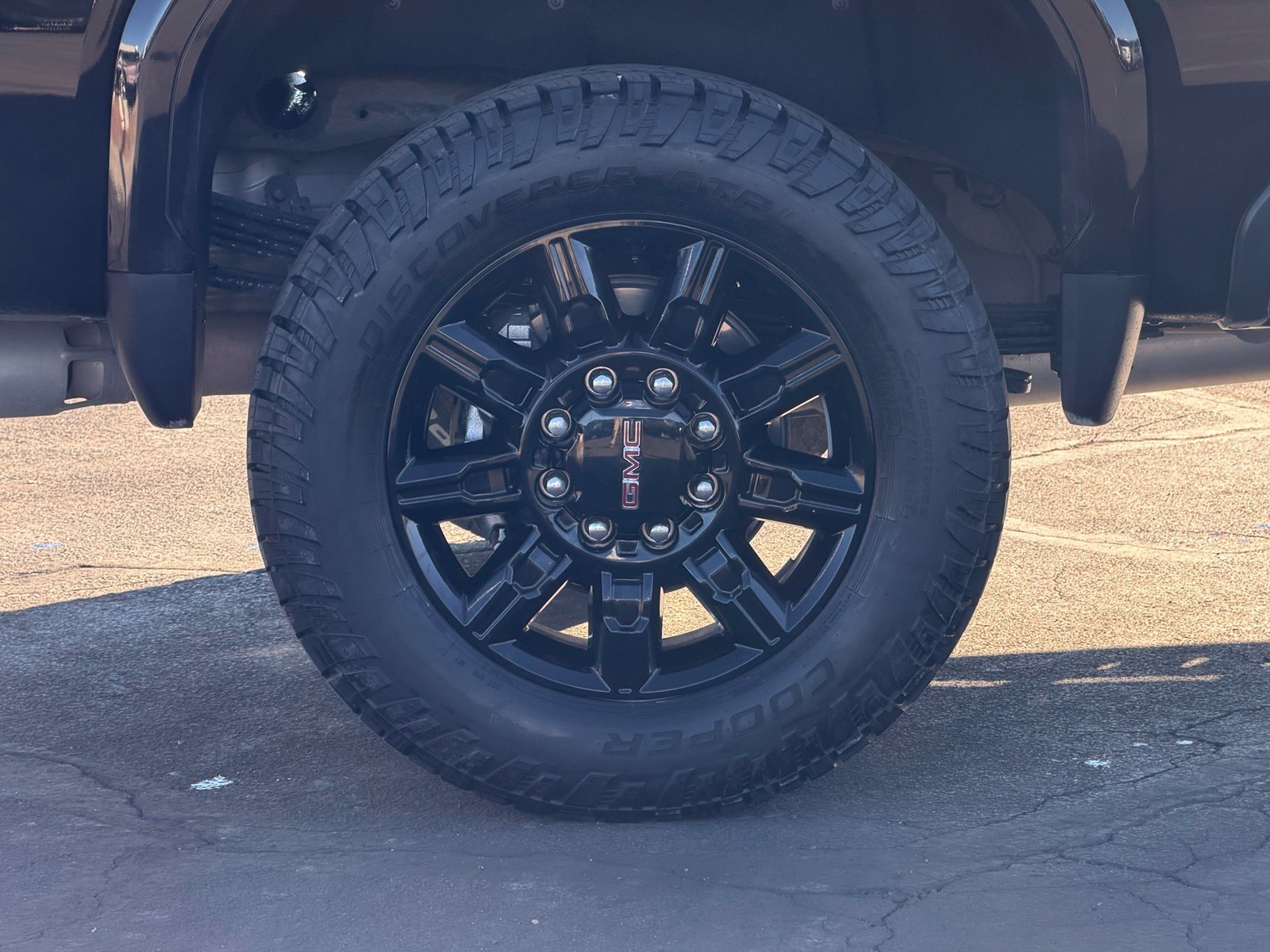 Used 2024 GMC Sierra 2500 AT4 w/ Technology Package AWD/4WD image 10