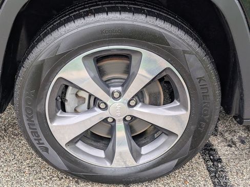 Used 2019 Jeep Cherokee Limited AWD/4WD image 29
