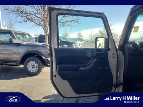 Used 2017 Jeep Wrangler Sport image 14