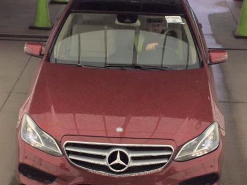 Used 2016 Mercedes-Benz E 350 4MATIC Sedan w/ Premium Package image 3