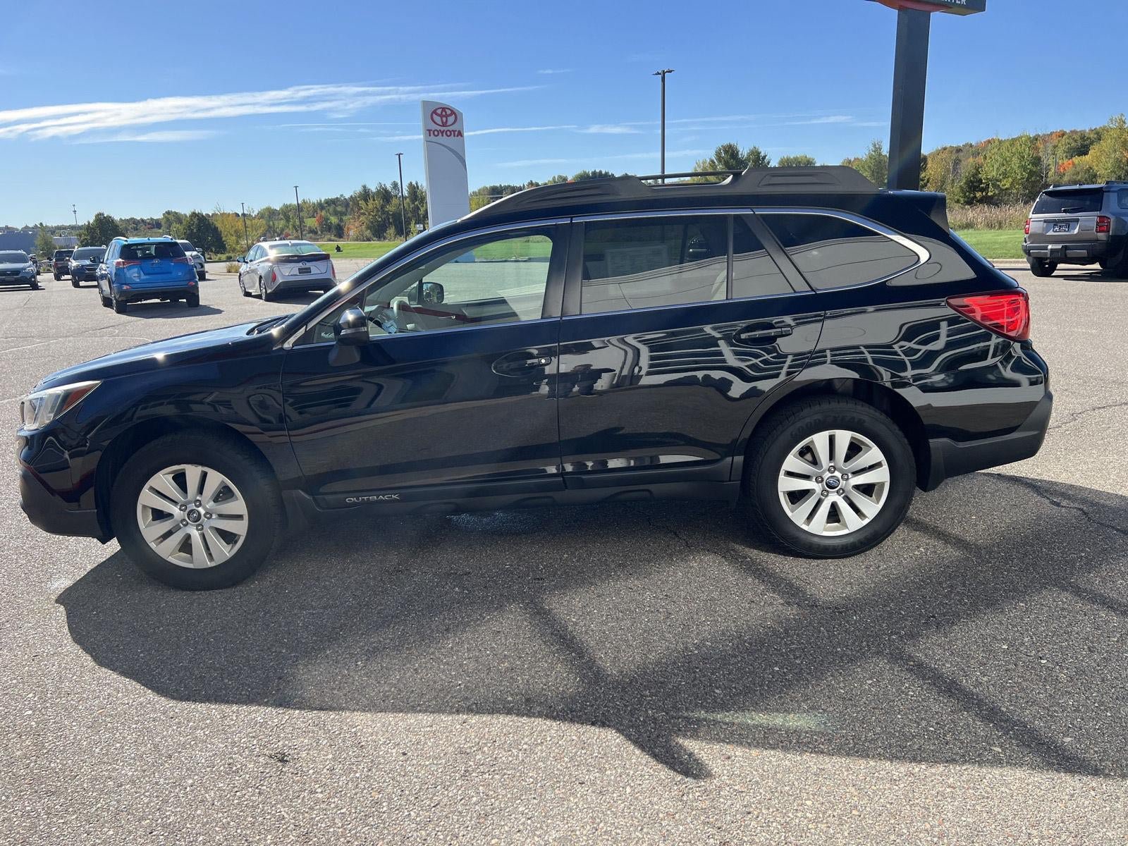 Used 2018 Subaru Outback 2.5i Premium AWD/4WD image 8
