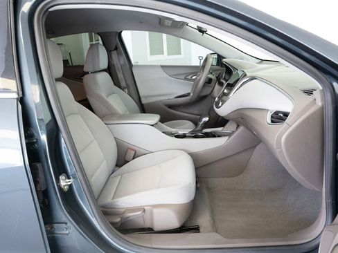 Used 2021 Chevrolet Malibu LT FWD image 16