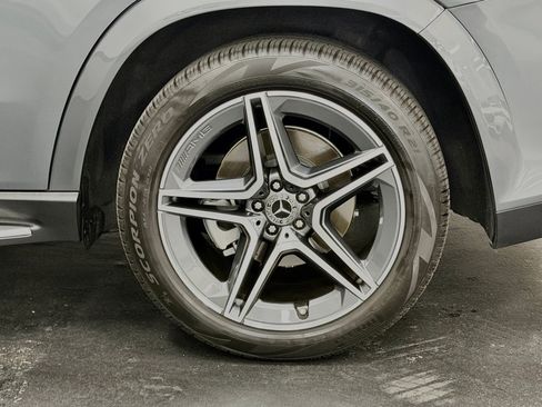 Used 2026 Mercedes-Benz GLS 450 4MATIC image 17