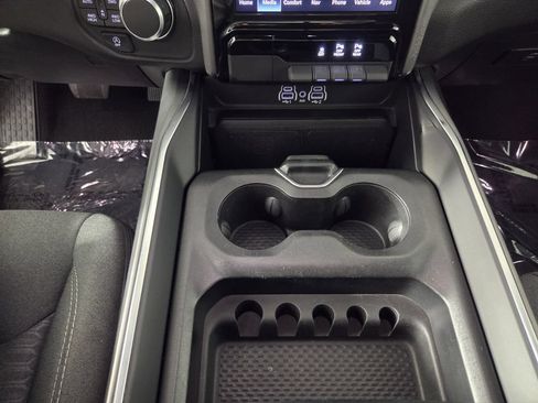 Used 2025 RAM 1500 Big Horn AWD/4WD image 14