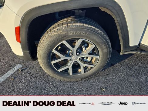 Used 2025 Jeep Grand Cherokee Limited w/ Trailer Tow Package image 28