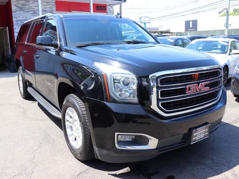Used 2019 GMC Yukon XL SLT w/ Open Road Package AWD/4WD image 7