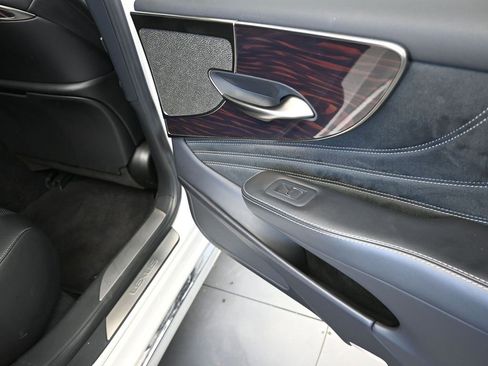 Used 2020 Lexus LS 500 w/ Interior Upgrade Package image 21