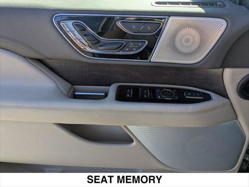Used 2024 Lincoln Navigator Reserve image 10