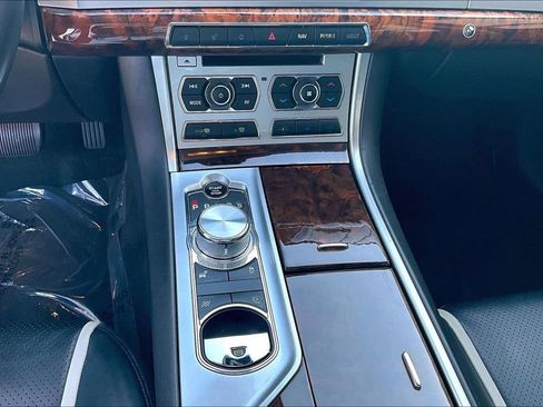 Used 2012 Jaguar XF Portfolio image 14
