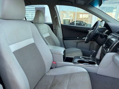 Used 2012 Toyota Camry LE FWD image 25