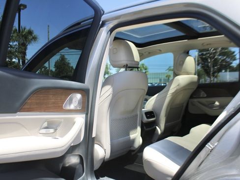 Certified 2022 Mercedes-Benz GLE 350 4MATIC w/ AMG Line Exterior image 19