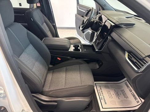 Used 2026 GMC Acadia Elevation w/ LPO, Floor Liner Package AWD/4WD image 32