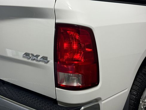 Used 2022 RAM 1500 Classic SLT image 33