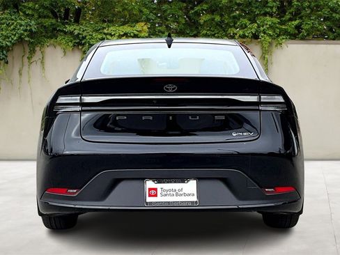 Used 2026 Toyota Prius Plug-In Hybrid image 4