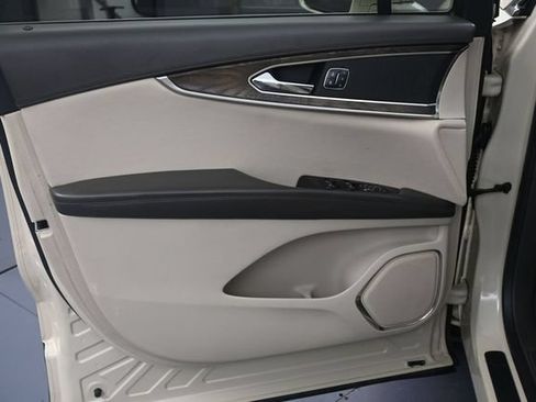 Used 2018 Lincoln MKX Reserve w/ Lincoln MKX Climate Package AWD/4WD image 9