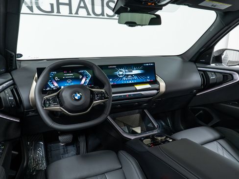 Used 2025 BMW X3 xDrive30i w/ Premium Package image 16