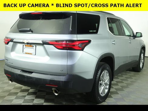 Used 2023 Chevrolet Traverse LT image 11