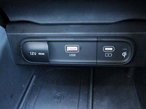 Used 2024 Kia Telluride EX w/ EX Captain's Chair Package image 31