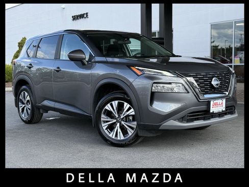 Used 2023 Nissan Rogue SV image 1