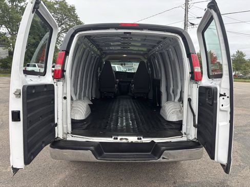 Used 2017 GMC Savana 2500 Extended RWD image 13