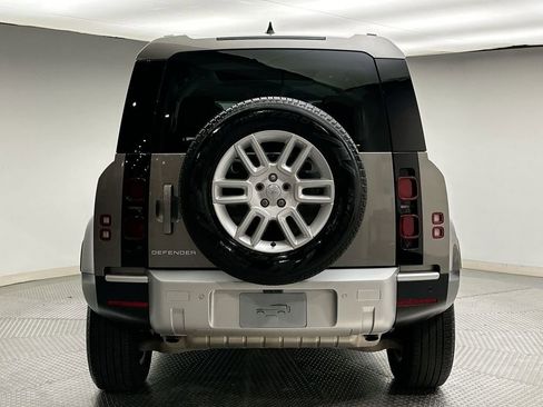 Used 2025 Land Rover Defender 110 S image 12