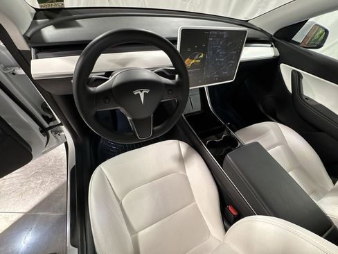 Used 2021 Tesla Model Y Long Range image 7
