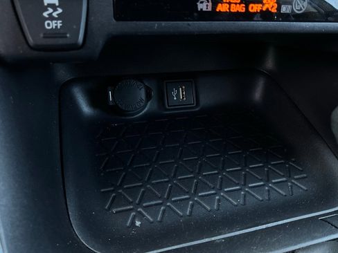 Used 2025 Toyota RAV4 XLE image 25