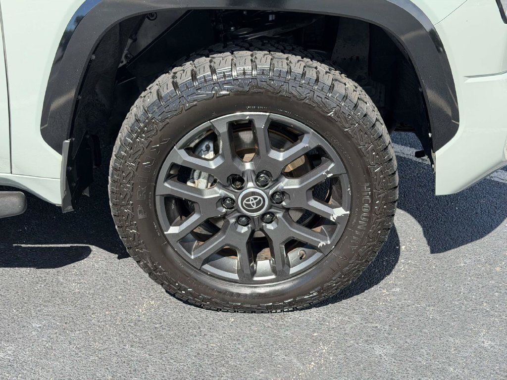Used 2024 Toyota Tundra Platinum AWD/4WD image 25