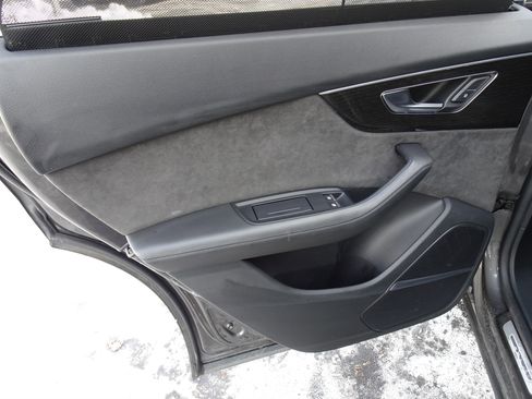 Used 2019 Audi Q8 Prestige w/ Luxury Package image 19