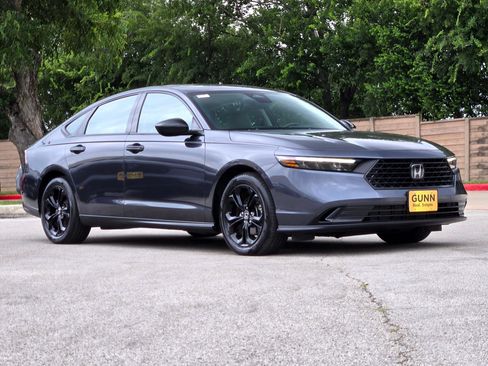 Used 2025 Honda Accord SE image 2