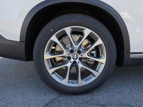 New 2026 BMW X5 xDrive50e image 10