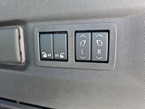 New 2026 Chevrolet Suburban Premier image 36