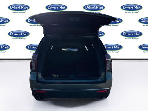 Used 2023 Chevrolet Suburban Premier image 26