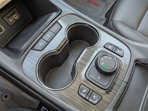 Certified 2023 GMC Acadia SLT w/ Elevation Edition image 27