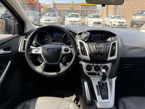 Used 2013 Ford Focus SE FWD image 17