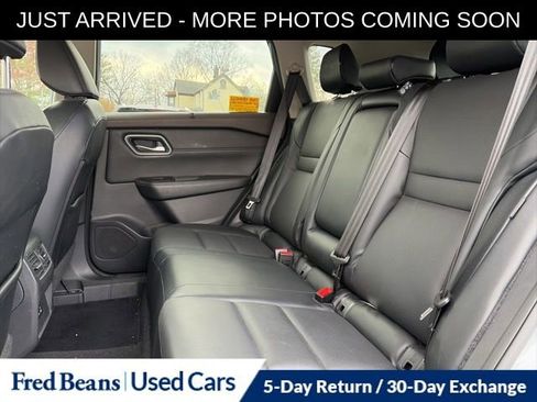 Used 2021 Nissan Rogue SV w/ Premium Package image 13