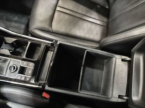 Certified 2024 Kia Sorento SX image 25