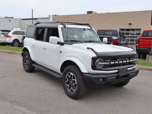 Used 2022 Ford Bronco Outer Banks AWD/4WD image 7