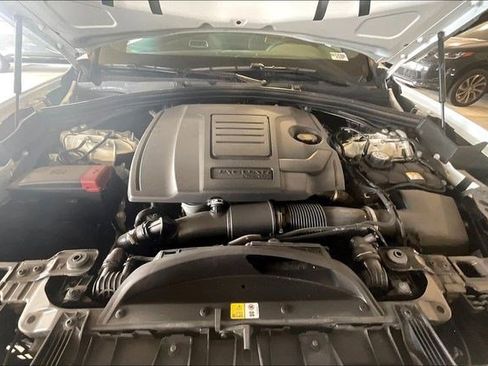 Used 2024 Jaguar F-PACE R-Dynamic S image 13