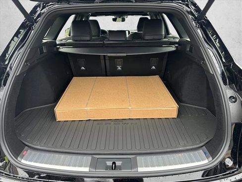 New 2025 Toyota Crown Signia image 8